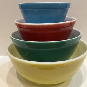 Vintage Pyrex Primary Colors Nesting Mixing Bowls Set of 4 RARE MINT